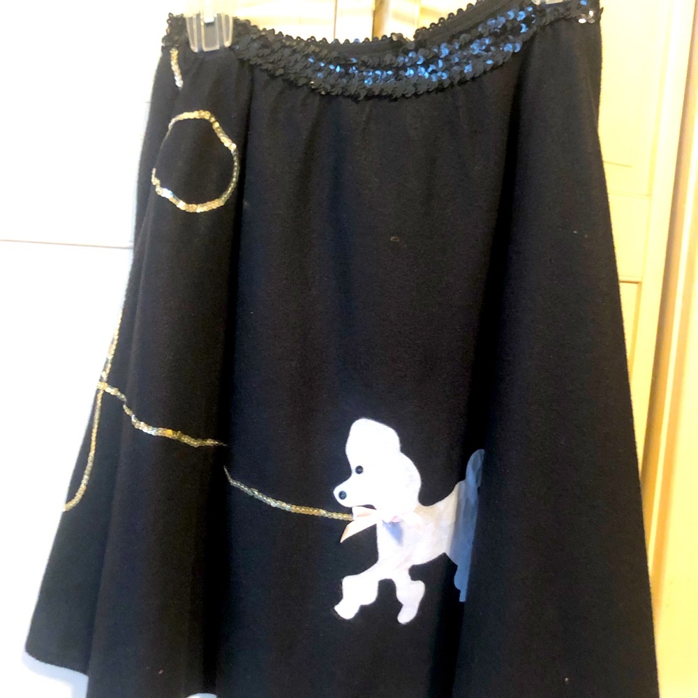 Sweet little poodle skirt, childs size large